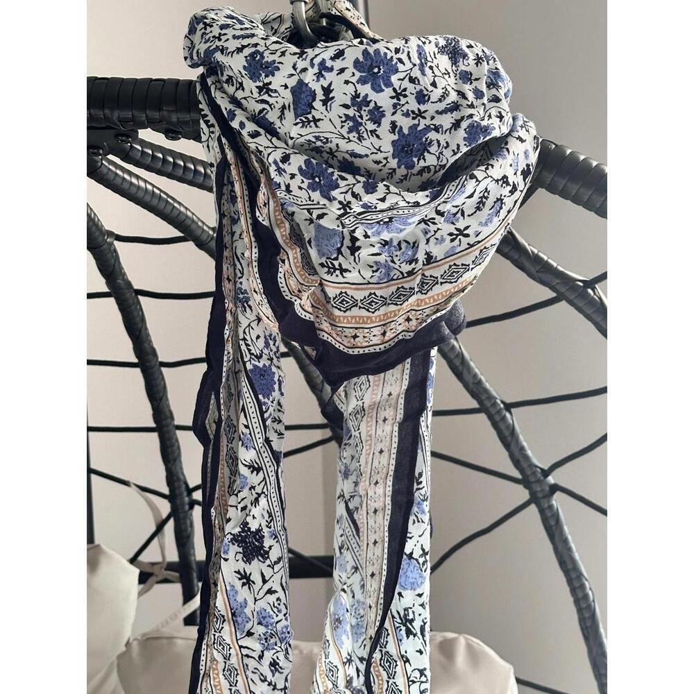 Elegant Floral Print Scarf - Picture 1 of 2